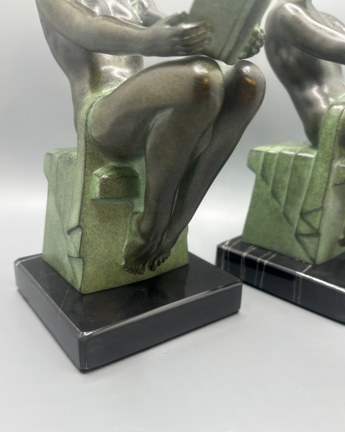 Paire de serre livres "Délassement" Max Le Verrier