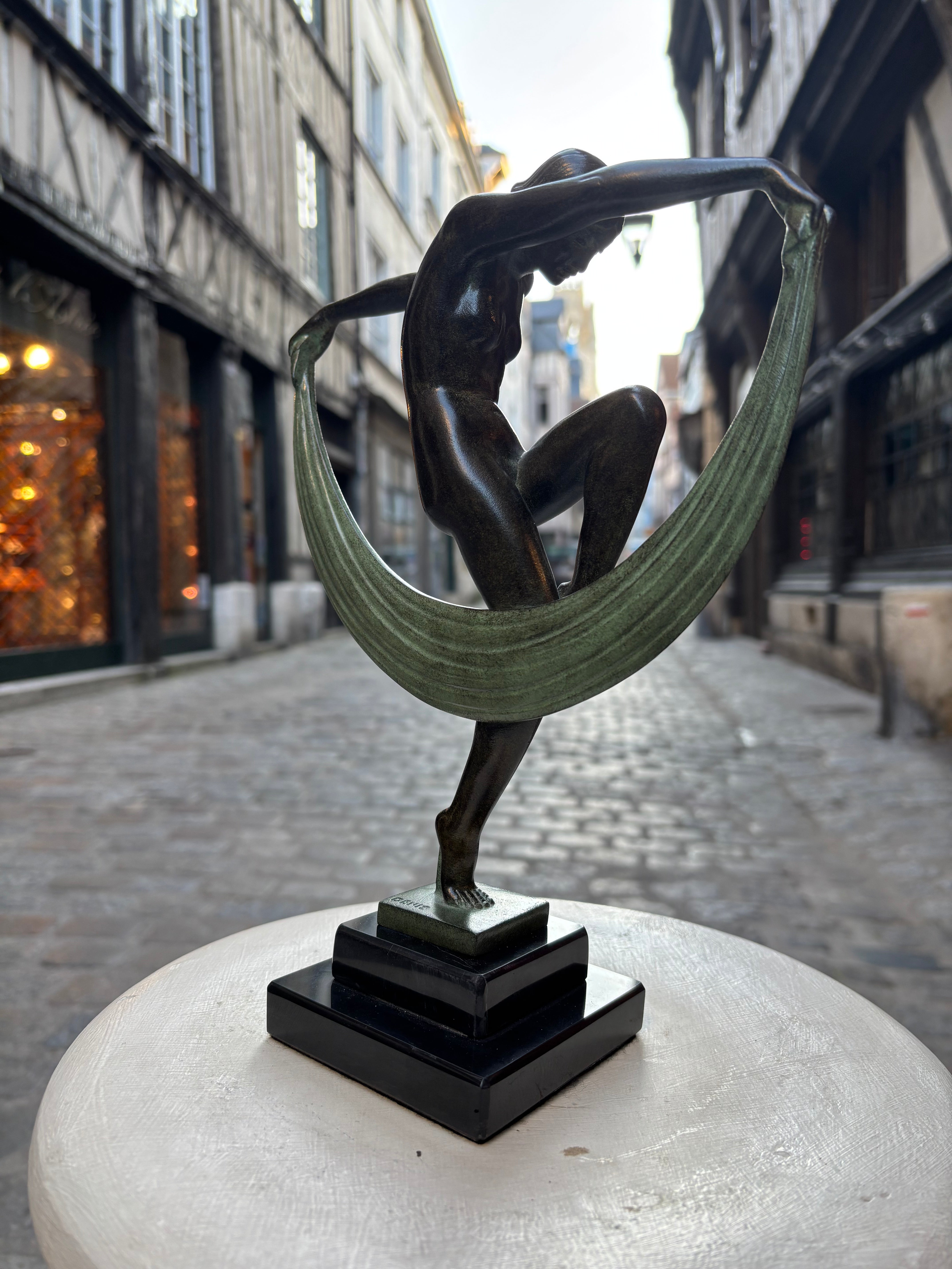 Sculpture "Folie" Denis