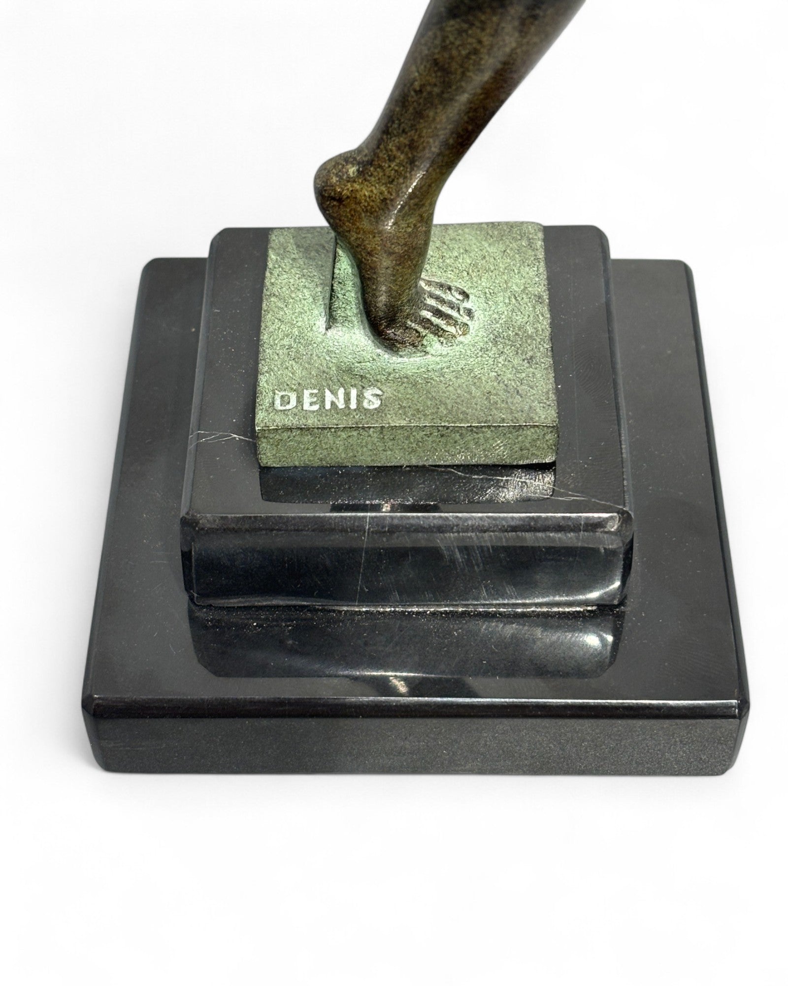 Sculpture "Folie" Denis, de style Art Déco avec cachet de fondeur Le Verrier.