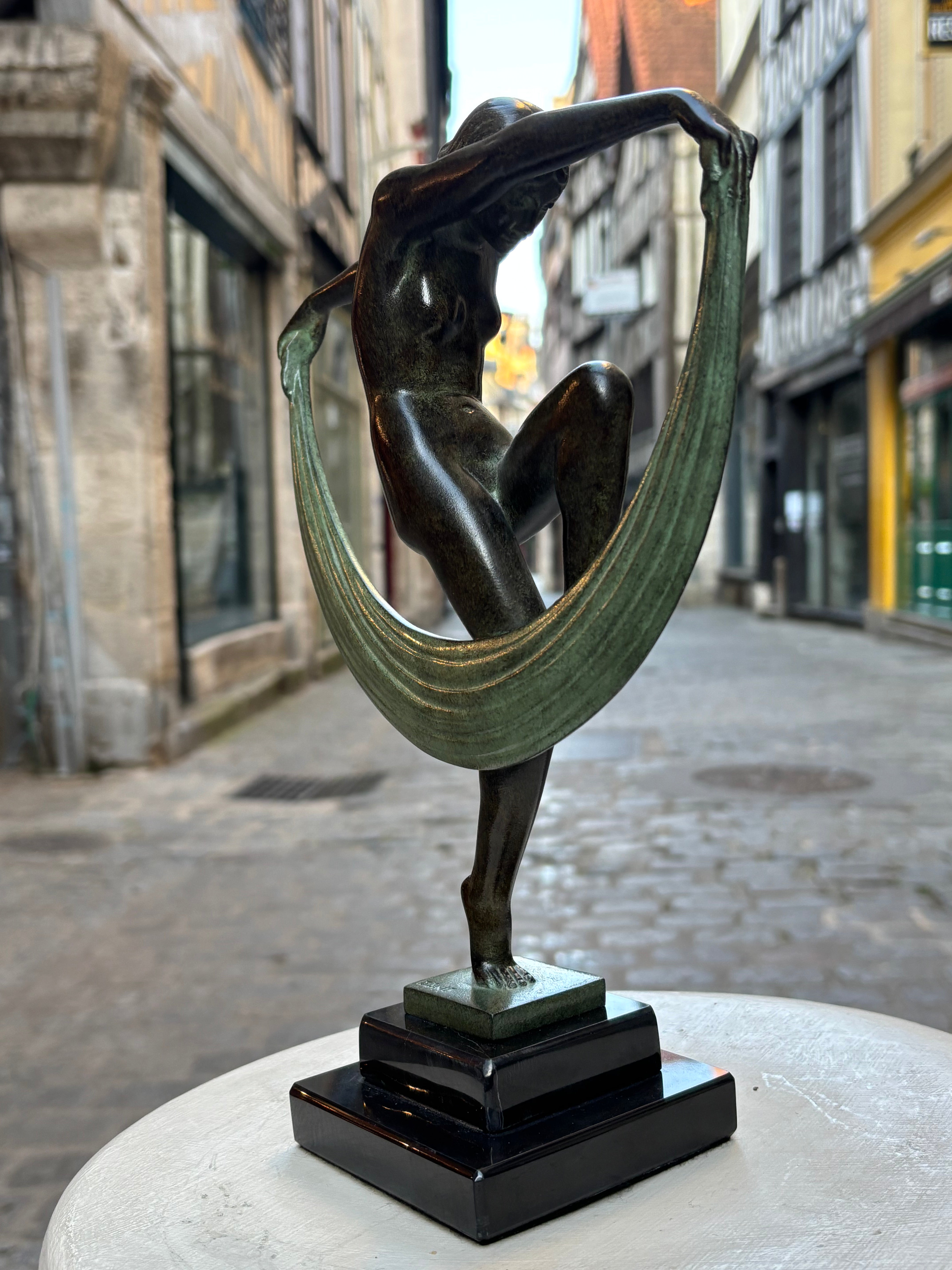 Sculpture "Folie" Denis