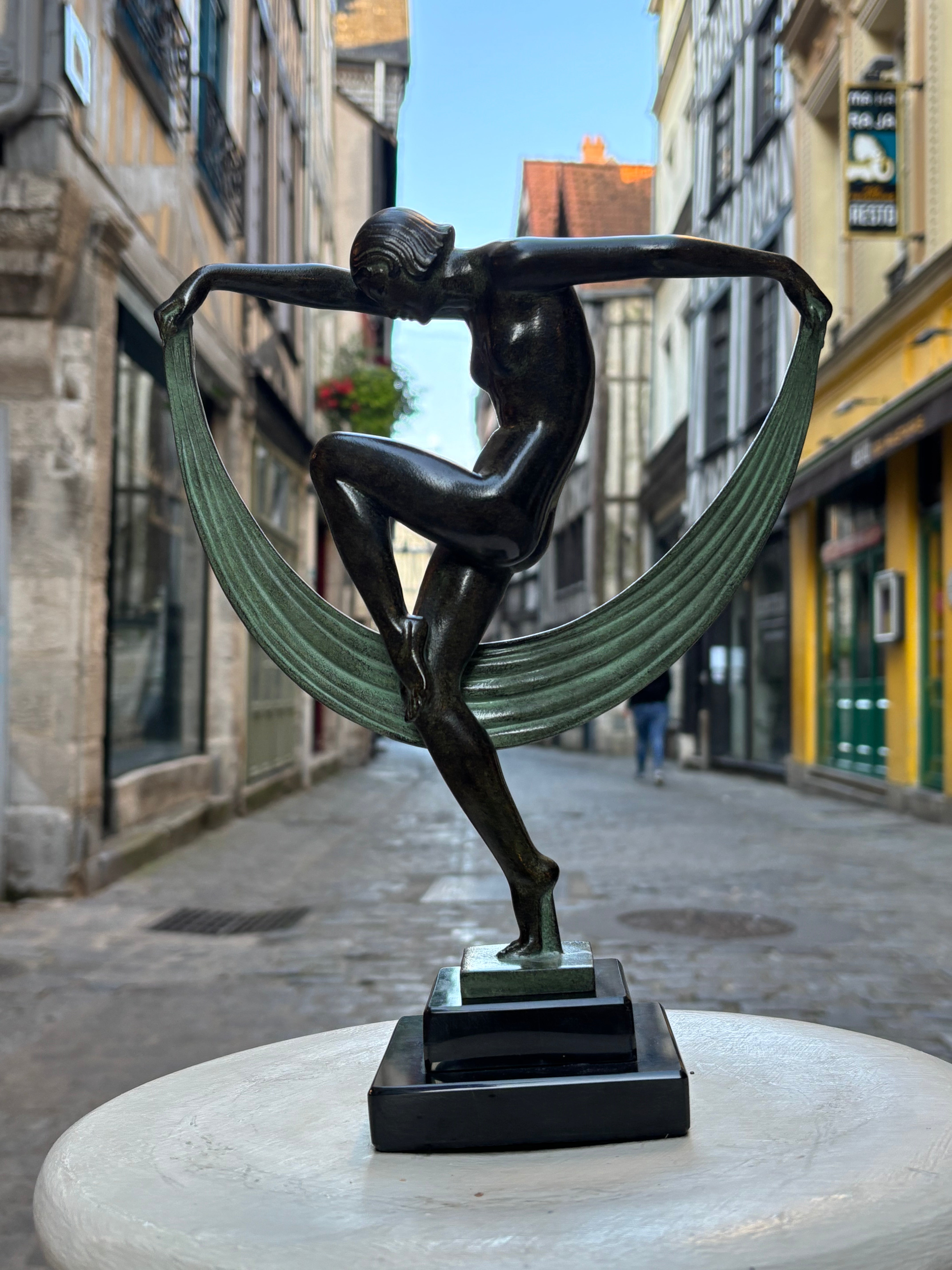 Sculpture "Folie" Denis