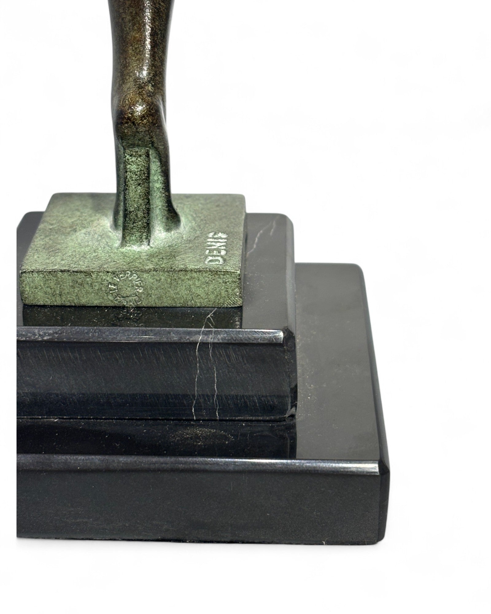 Sculpture "Folie" Denis, de style Art Déco avec cachet de fondeur Le Verrier.