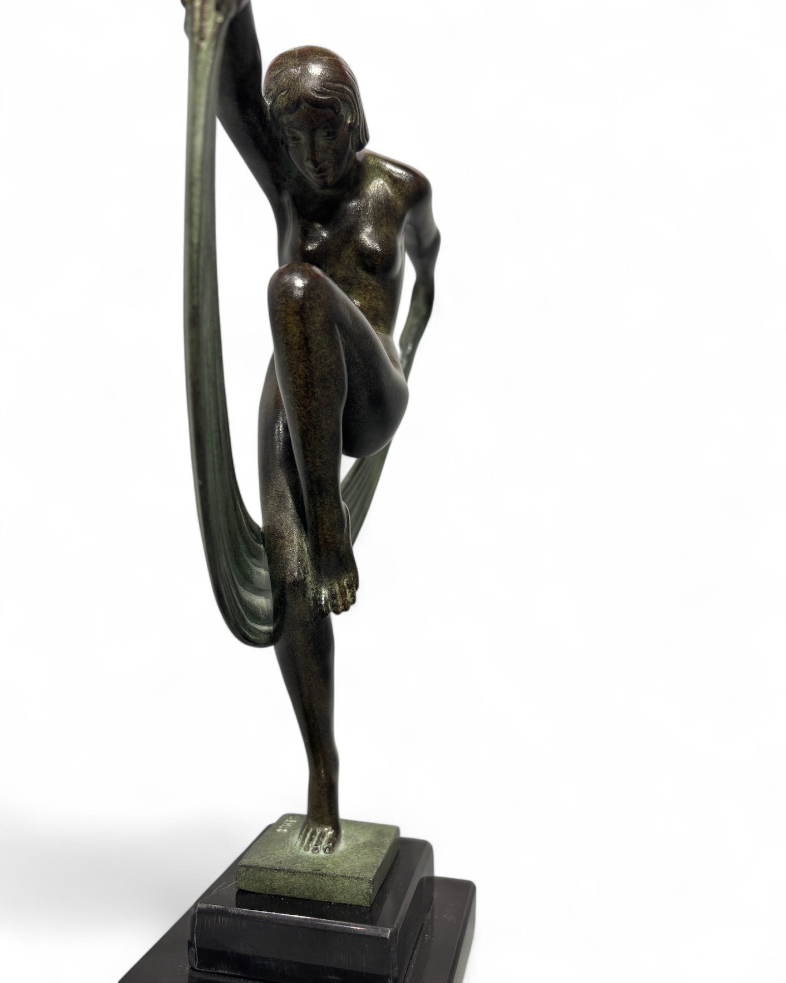 Sculpture "Folie" Denis, de style Art Déco avec cachet de fondeur Le Verrier.