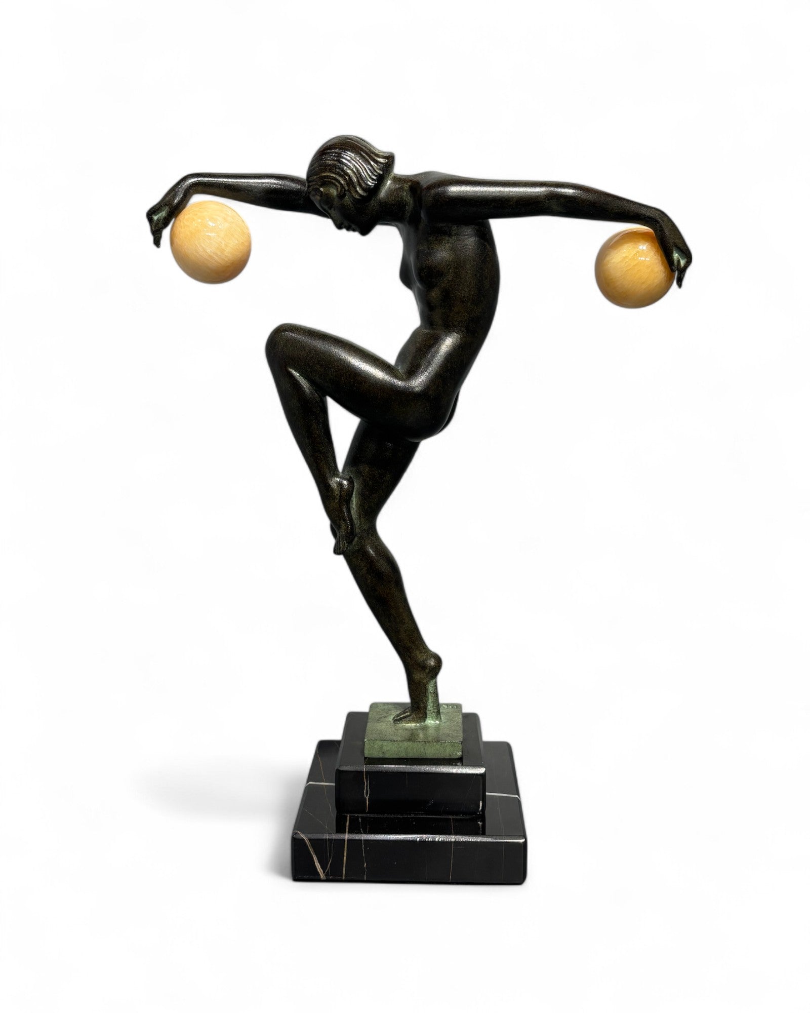 Sculpture "Danseuse aux boules" Denis